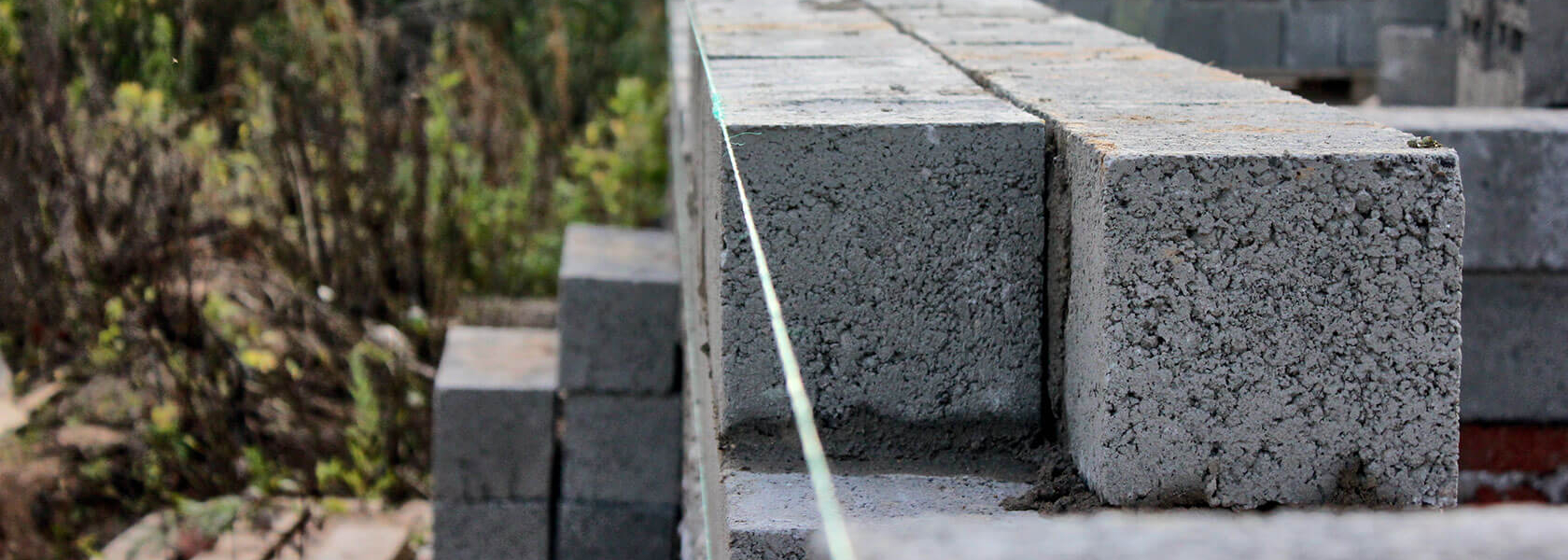 Как правильно построить дом из керамзитобетонных блоков?