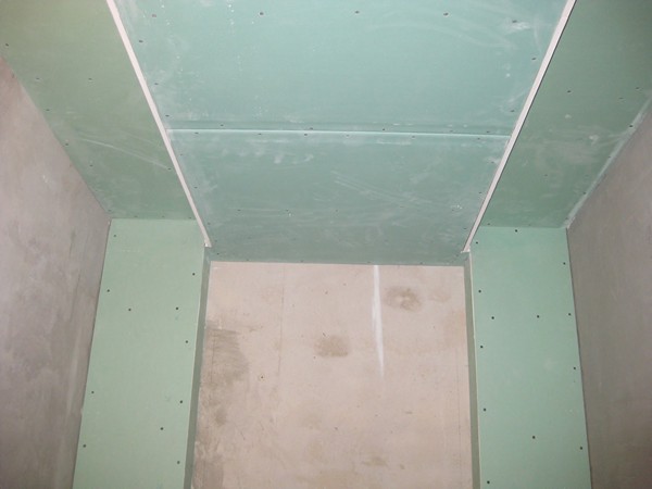 Выбор потолка для ванной комнаты — Статьи от интернет-магазина  «Строительный Двор»