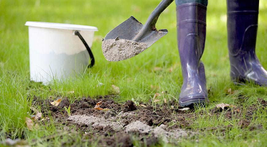 Делаем простой разбрызгиватель для полива огорода и газона своими руками: 1 комментарий