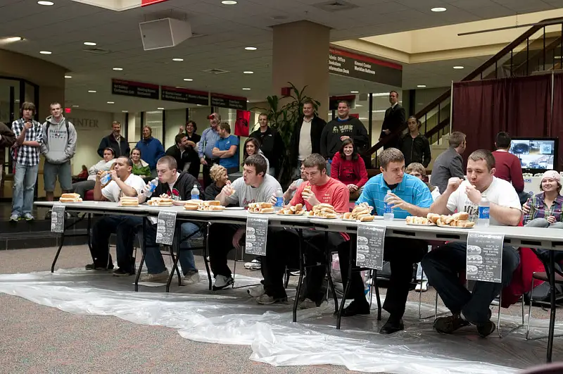 Hot Dog Eating Contest, Нью-Йорк