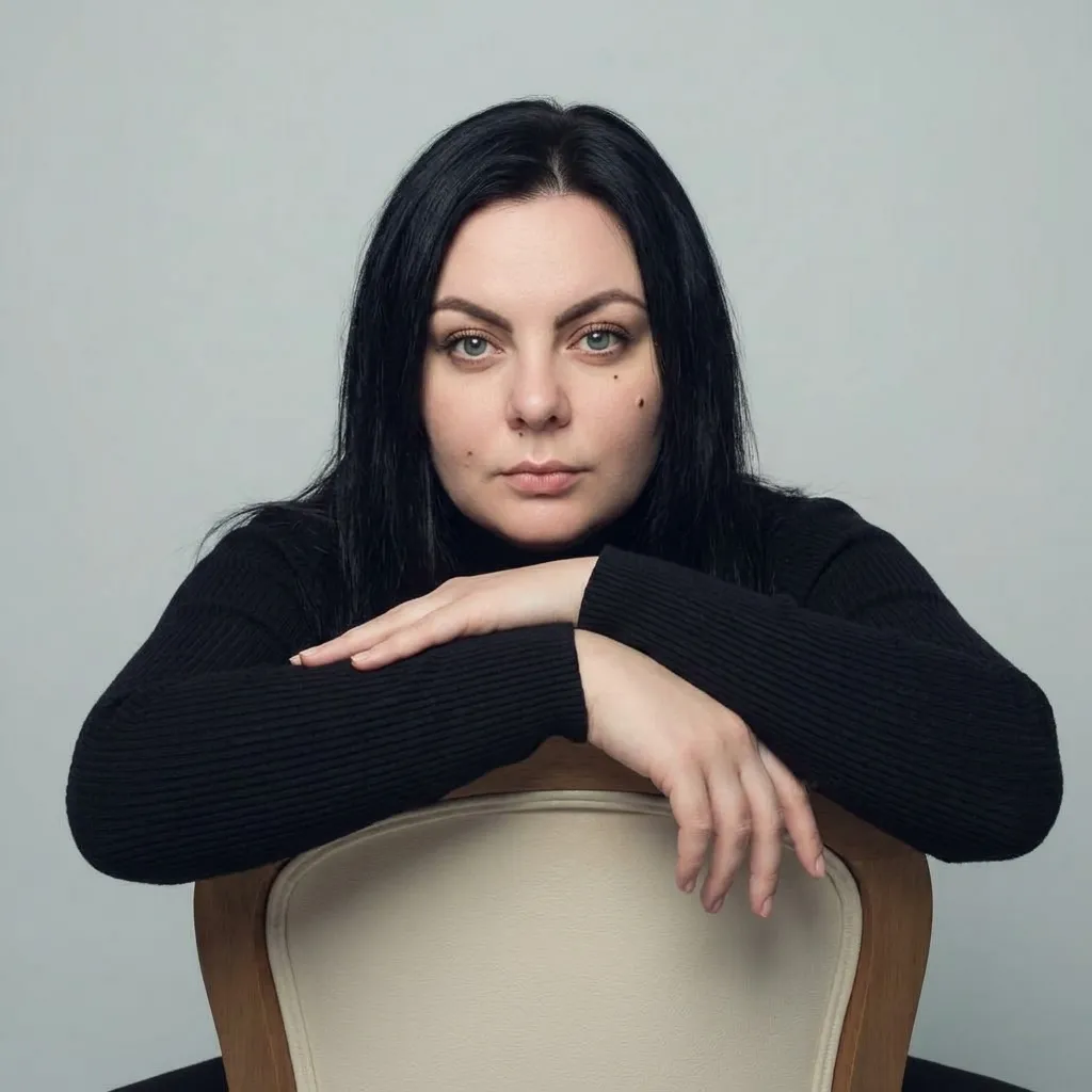 AI-фотосессия «Minimalist Studio Portrait in Black and Gray»