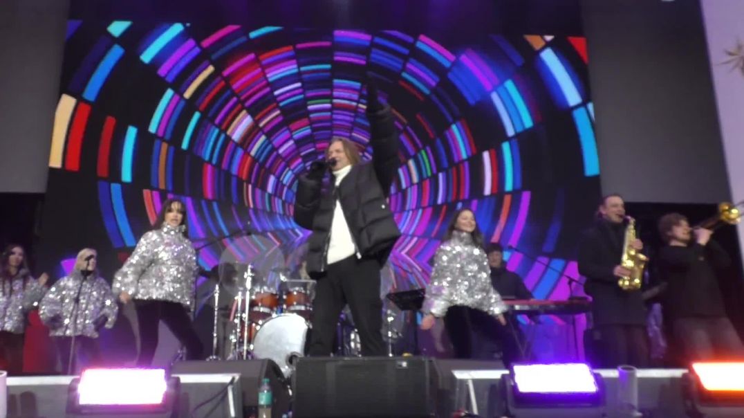 ⁣Дмитрий Маликов - Звезда моя далёкая (Лужники_День Московского спорта в стиле ретро_28