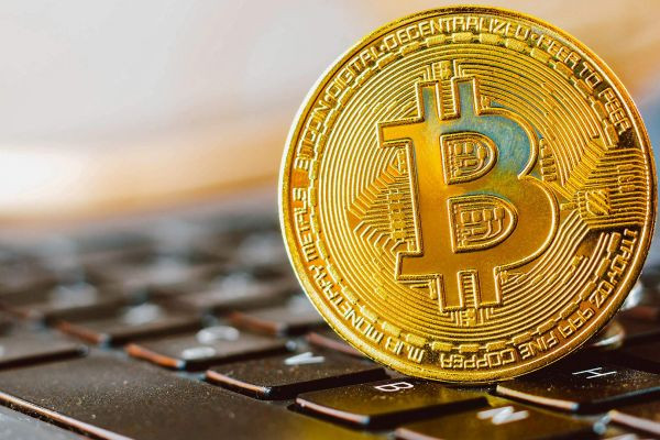 Биткоин стабилизировался вблизи отметки $67 тысяч на волне подорожания нефти