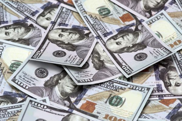 ISTOKS:Инвесторы уходят от эйфории: деньги — в кэш, активы — в сырьё