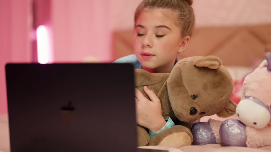 ⁣Милана Хаметова x Василиса Кукояка - КРАШ (ПРЕМЬЕРА КЛИПА 2023)