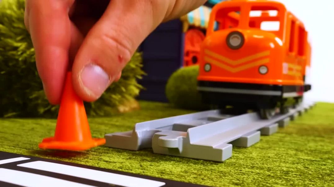 Тягач везет сломанный шлагбаум в автомастерскую - Машинки для детей