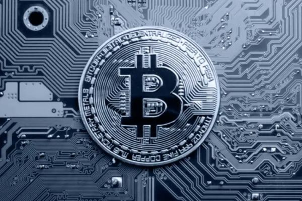 ISTOKS:Биткоин держится выше $74 000: рынки верят в диалог между США и Ираном