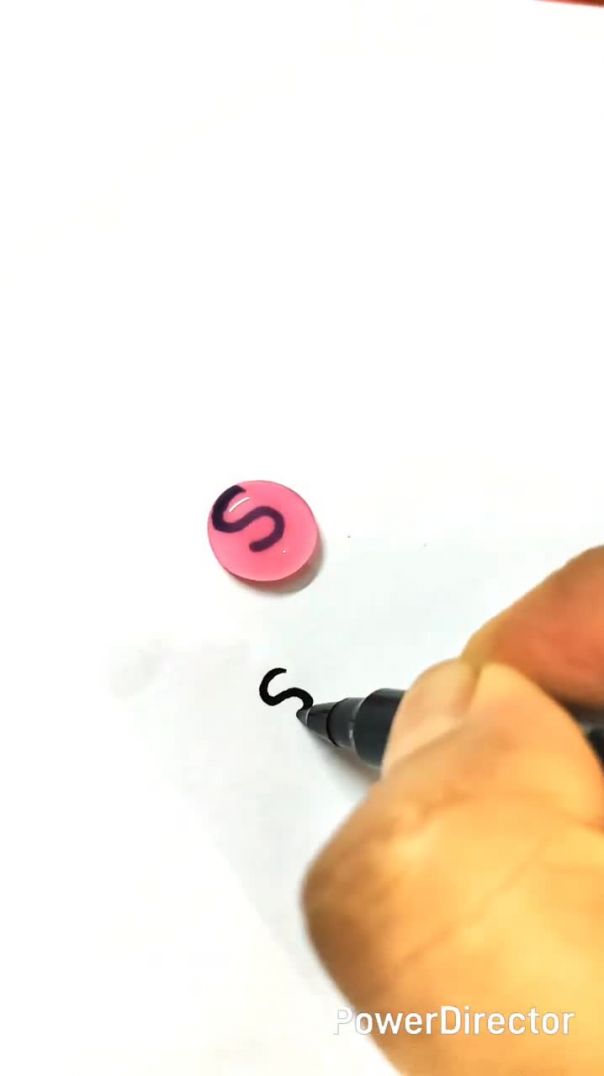 БУКВА "S" В РОЗОВОМ ЦВЕТЕ