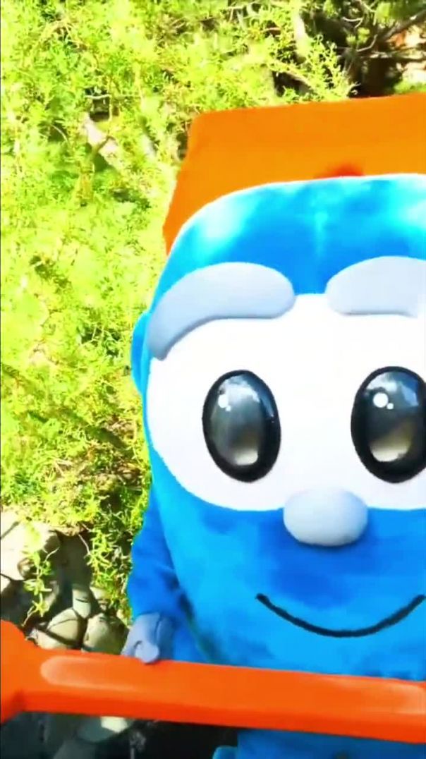 Грузовичок Лева и Капу чинят мост! 🚜🚛🔧🪛