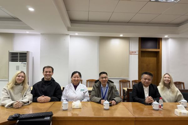 Время Здоровых Людей обучение эндокринологов в Китае