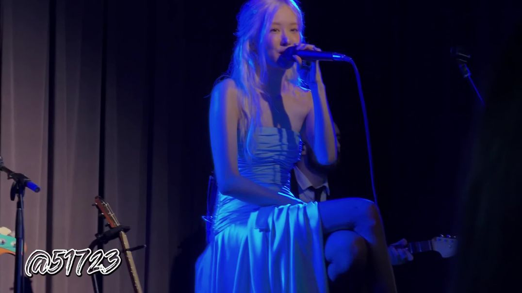 ⁣251204 ROSE (BLACKPINK) - Full Performance @ Grammy Museum, LA