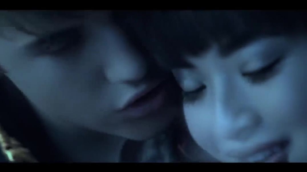 Justin Bieber - Boyfriend (Official Music Video)