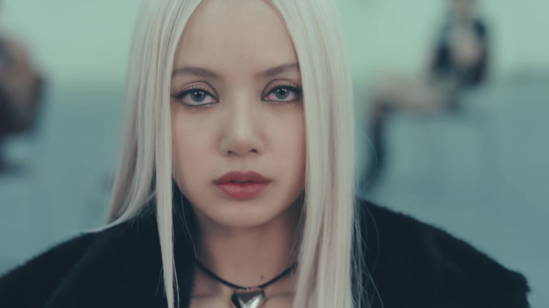 ⁣LISA (BLACKPINK) - NEW WOMAN feat