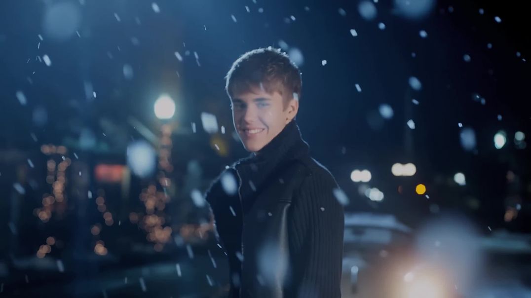 ⁣Justin Bieber - Mistletoe (Official Music Video)