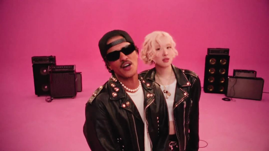 ⁣ROSÉ  Bruno Mars - APT