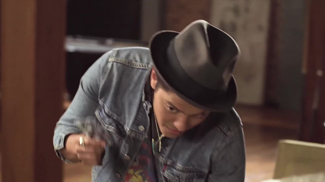 Bruno Mars - Just The Way You Are (Official Music Video 2010)