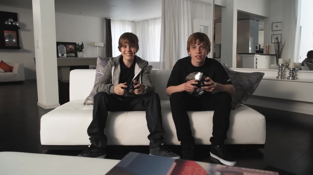 ⁣Justin Bieber - One Time (Official Music Video)
