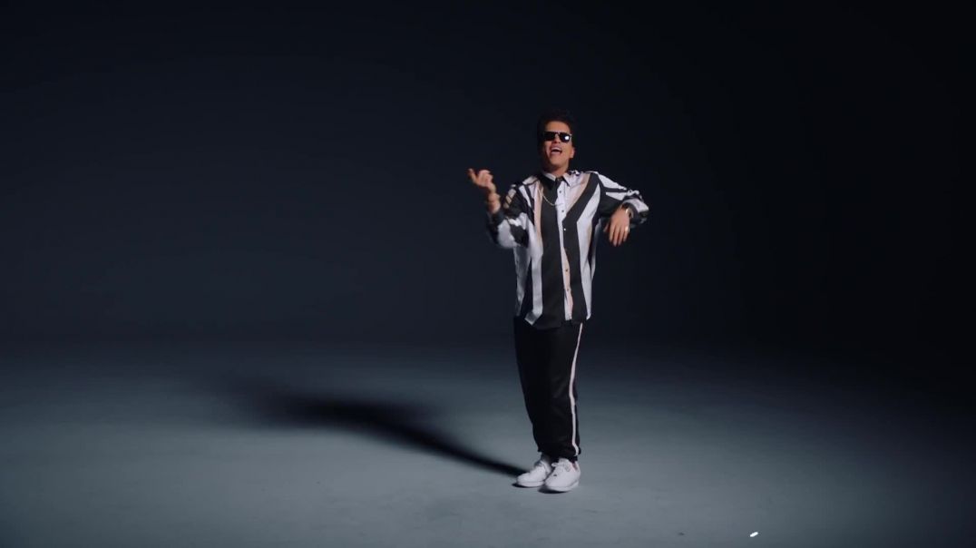 Bruno Mars - That’s What I Like [Official Video]