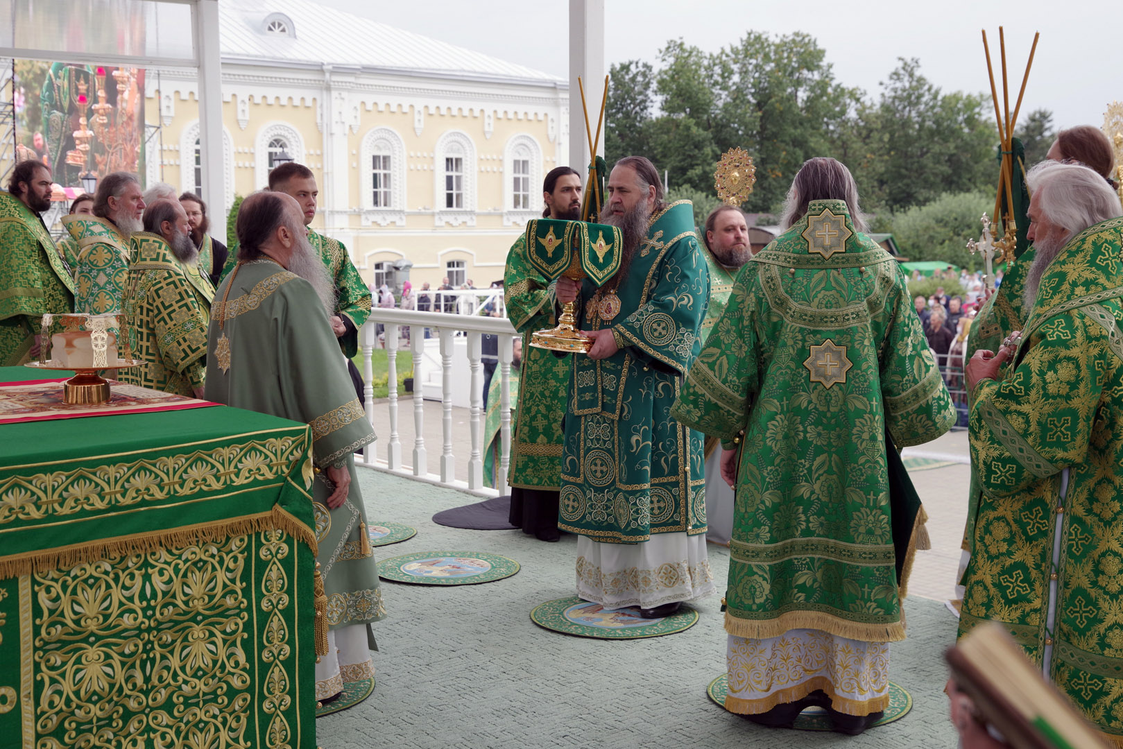 Праздник в монастыре