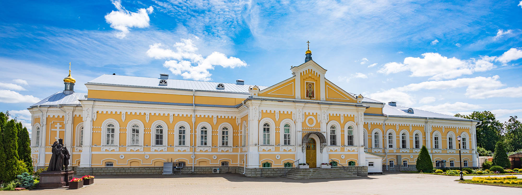 Трапезный храм в честь святого благоверного князя Александра Невского