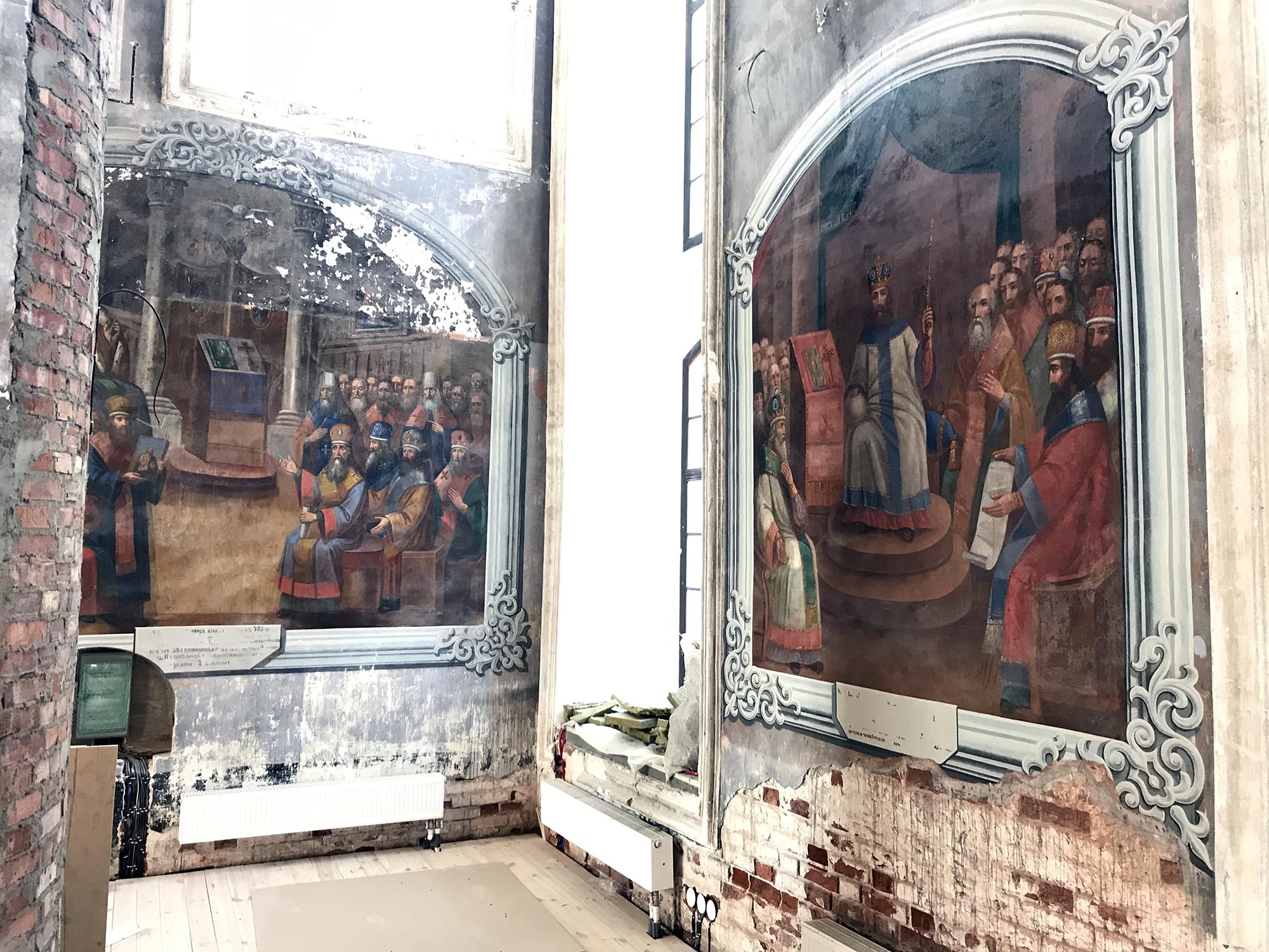 В главном соборе арзамасского мужского монастыря продолжаются реставрационные работы