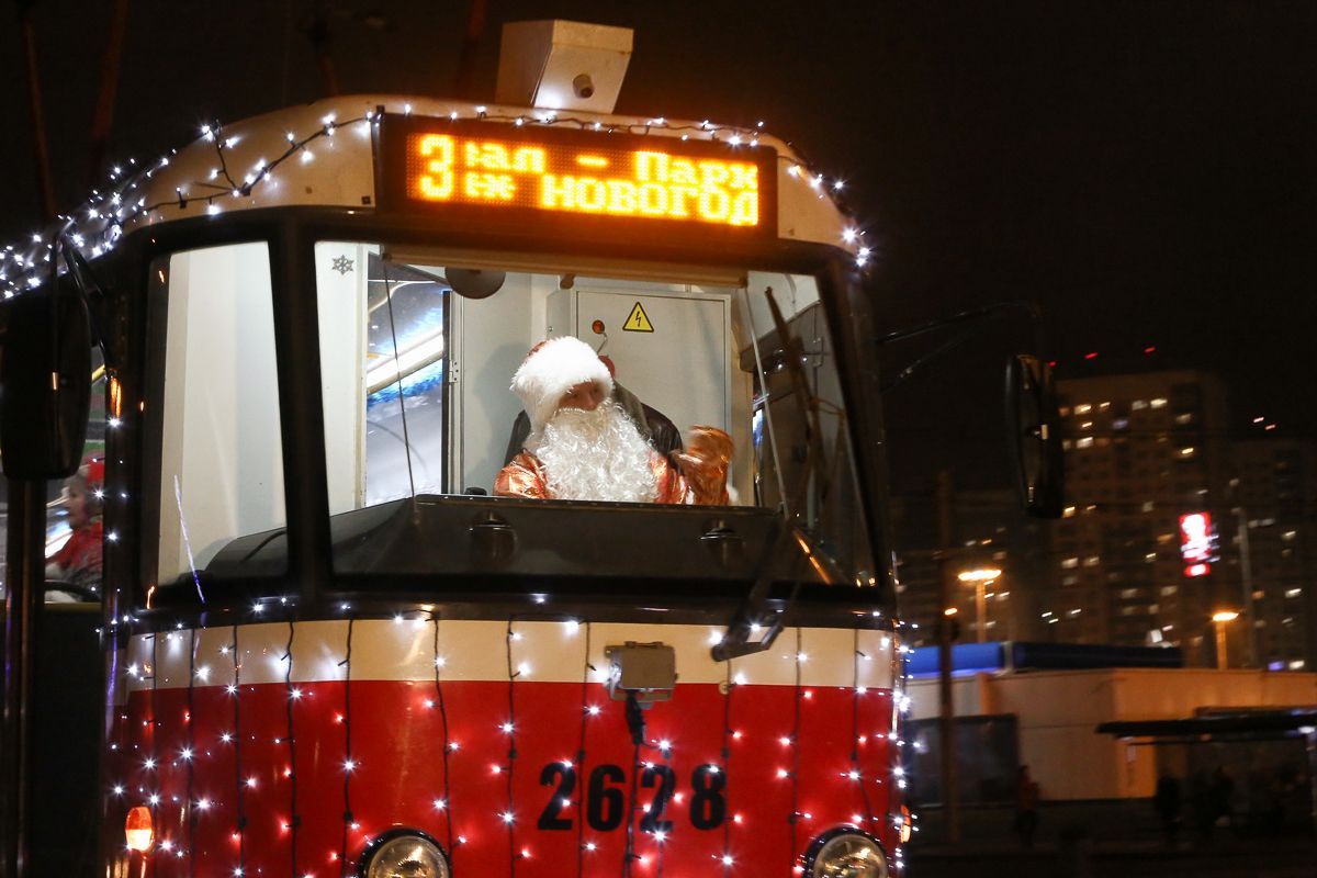 Новогодние трамваи начали курсировать в Нижнем Новгороде