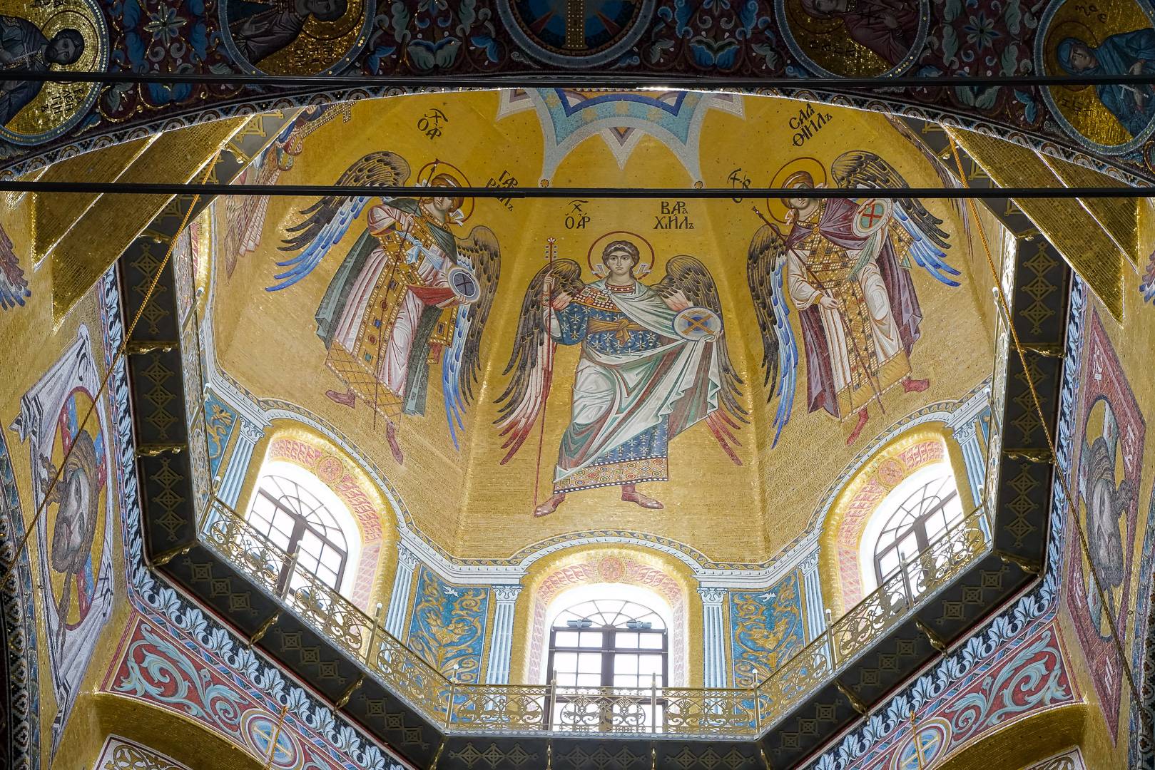 В Благовещенском соборе Дивеевского монастыря завершаются мозаичные работы