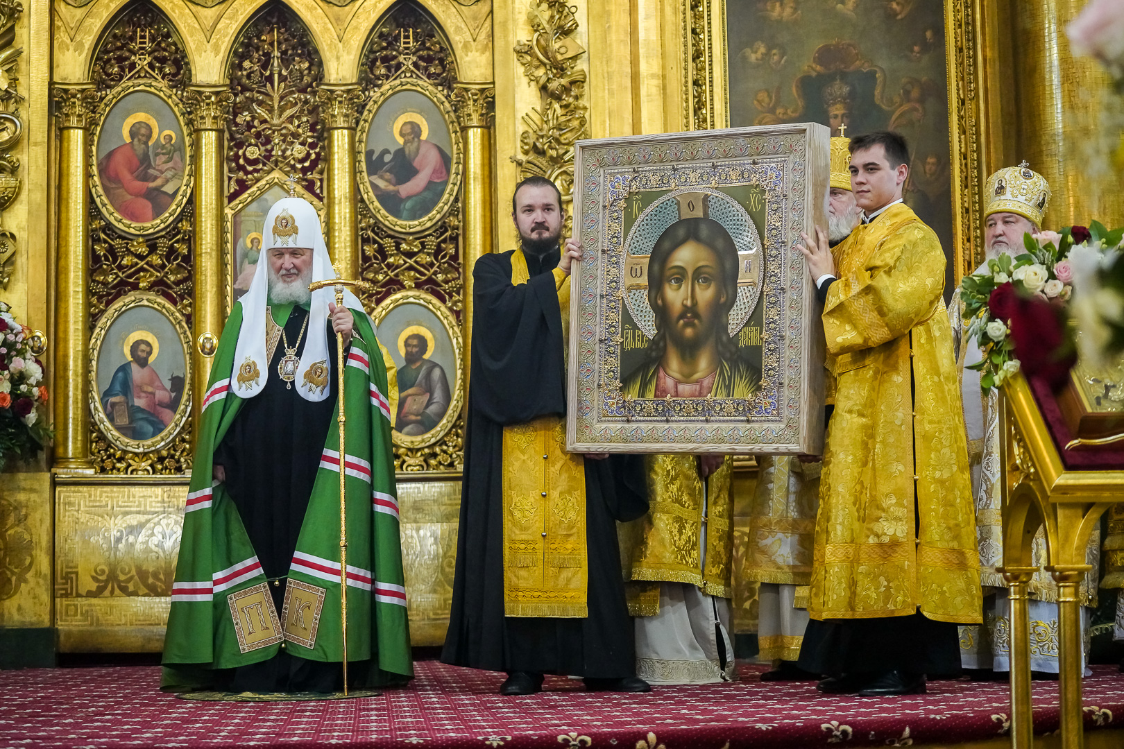 Патриарх Московский и всея Руси Кирилл совершил чин Великого освящения отреставрированного Воскресенского кафедрального собора города Арзамаса