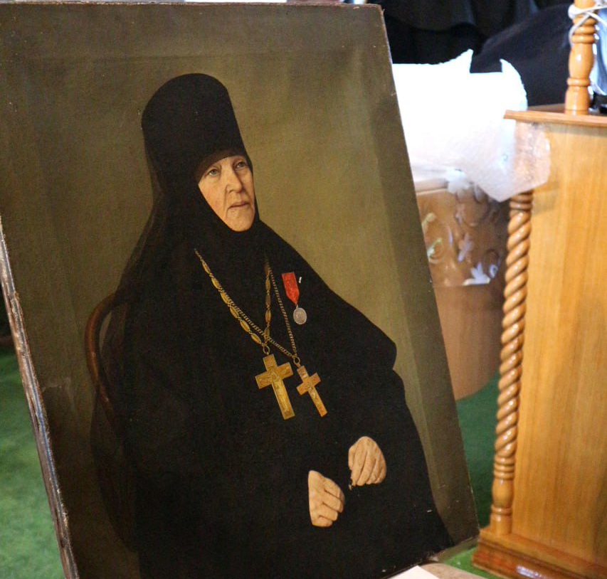 В Дивеевский монастырь доставлен старинный портрет первой игумении обители 