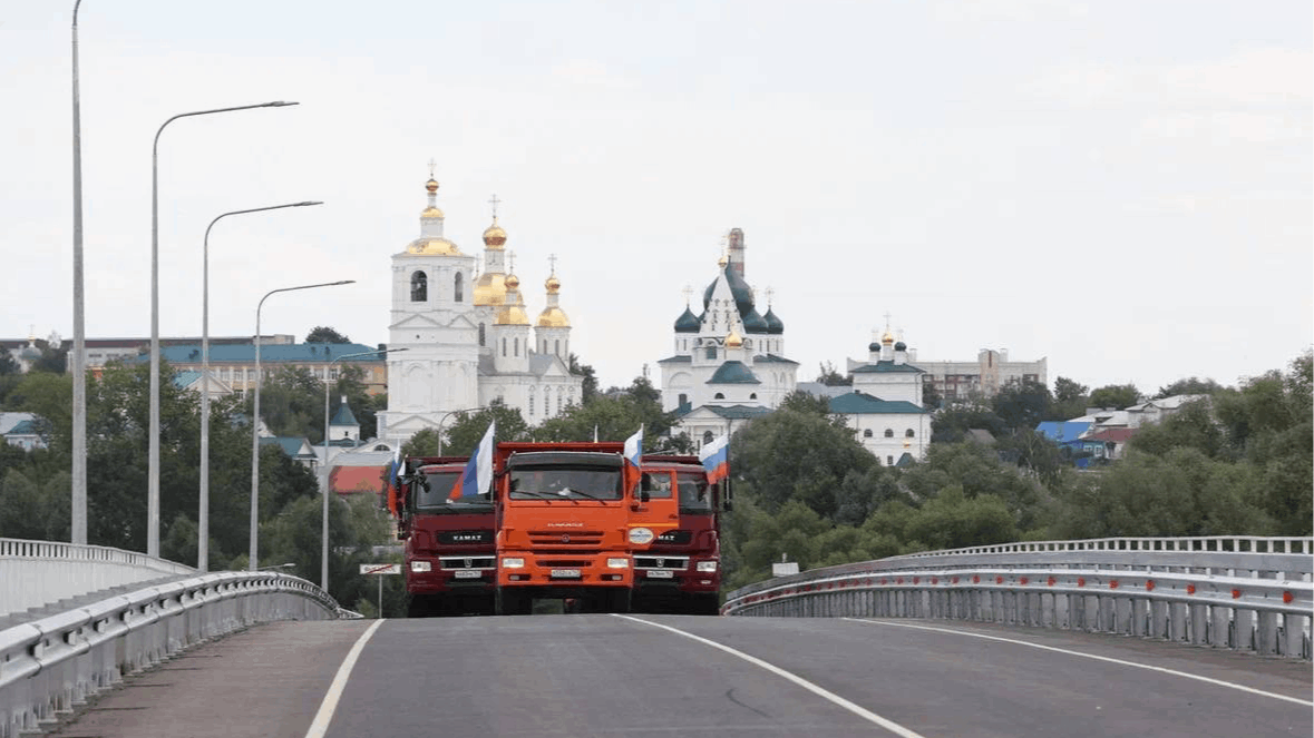 Движение по новой транспортной развязке в районе железнодорожного переезда запустили в поселке Выездное 