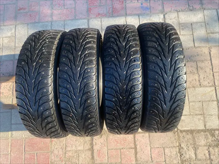 Yokohama ice Guard stud 175/70 R14
