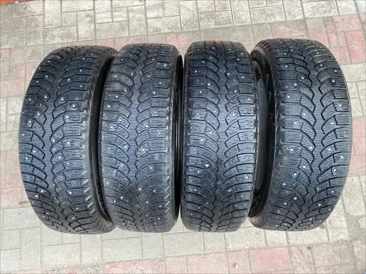 Bridgestone / blizzak spike 01 225/65 R17