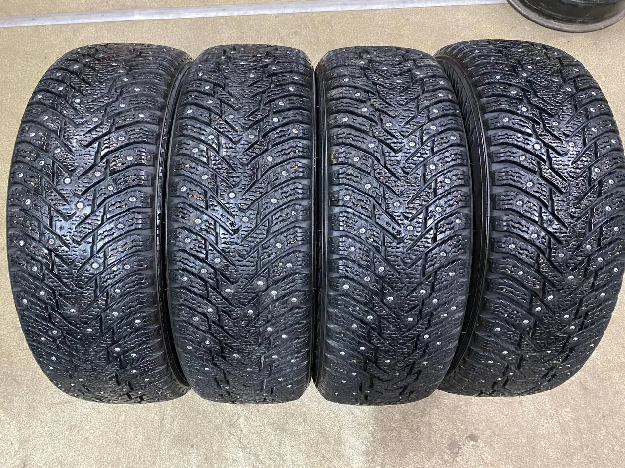 Nokian / Hakkapelitta 8 195/65 R15