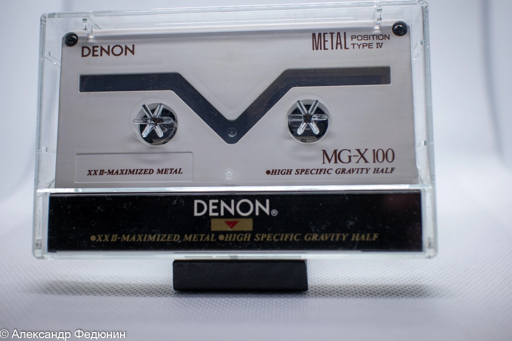 кассета в кейсе - натуральный самурай же :)