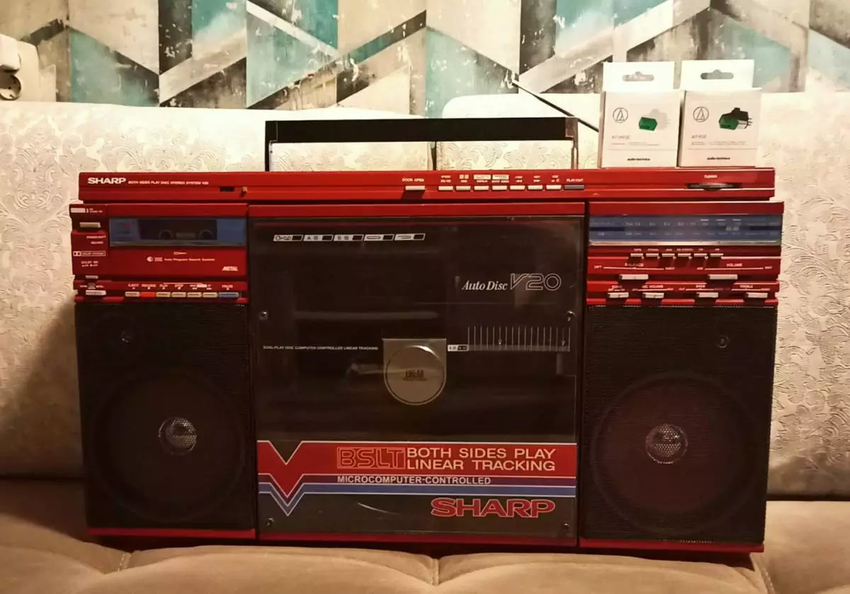 V20 in red - so hyped that ordinary V20s are often painted red and sold at auction