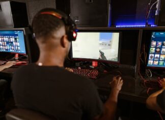Strike #8: Counter-Strike выходит на глобальное наступление Strike #8: Counter-Strike выходит на глобальное наступление