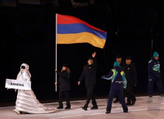 Акопова и Рахманин несли флаг Армении на открытии Олимпиады-2026 Акопова и Рахманин несли флаг Армении на открытии Олимпиады-2026