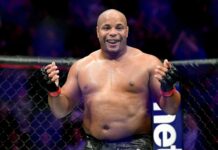 Даниэль Кормье назвал величайшего бойца UFC и отметил Хабиба Нурмагомедова Даниэль Кормье назвал величайшего бойца UFC и отметил Хабиба Нурмагомедова