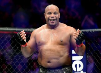 Даниэль Кормье назвал величайшего бойца UFC и отметил Хабиба Нурмагомедова Даниэль Кормье назвал величайшего бойца UFC и отметил Хабиба Нурмагомедова