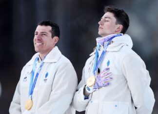 Франция выиграла смешанную эстафету на Олимпиаде-2026 Франция выиграла смешанную эстафету на Олимпиаде-2026