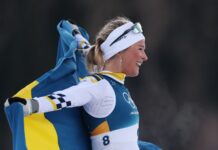 Фрида Карлссон выиграла индивидуальную гонку на 10 км на Олимпиаде-2026 Фрида Карлссон выиграла индивидуальную гонку на 10 км на Олимпиаде-2026