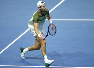 Карен Хачанов победил Александра Шевченко на турнире ATP-500 в Дубае Карен Хачанов победил Александра Шевченко на турнире ATP-500 в Дубае