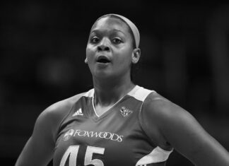 Скончалась двукратная чемпионка WNBA Кара Брэкстон Скончалась двукратная чемпионка WNBA Кара Брэкстон