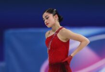 Ангелина Мельникова поддержала Аделию Петросян на Олимпиаде-2026 в Италии Ангелина Мельникова поддержала Аделию Петросян на Олимпиаде-2026 в Италии