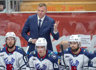 «Торпедо» уступило «Динамо» со счётом 2:4 в матче КХЛ «Торпедо» уступило «Динамо» со счётом 2:4 в матче КХЛ
