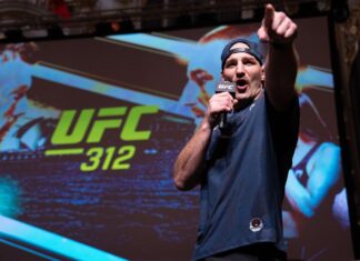 Шон Стрикленд критикует оплату бойцов UFC как «хищническую» Шон Стрикленд критикует оплату бойцов UFC как «хищническую»