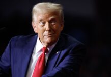 Дональд Трамп опубликовал ИИ-сгенерированное видео с хоккеем против команды Канады Дональд Трамп опубликовал ИИ-сгенерированное видео с хоккеем против команды Канады