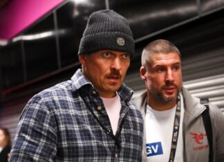 Александр Усик намекнул на подготовку к новому грандиозному поединку Александр Усик намекнул на подготовку к новому грандиозному поединку