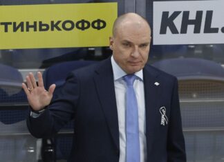 Андрей Разин завершил карьеру после травм и увольнения из «Авангарда» Андрей Разин завершил карьеру после травм и увольнения из «Авангарда»