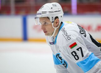 Вадим Шипачёв стал первым игроком КХЛ с 700 результативными передачами Вадим Шипачёв стал первым игроком КХЛ с 700 результативными передачами